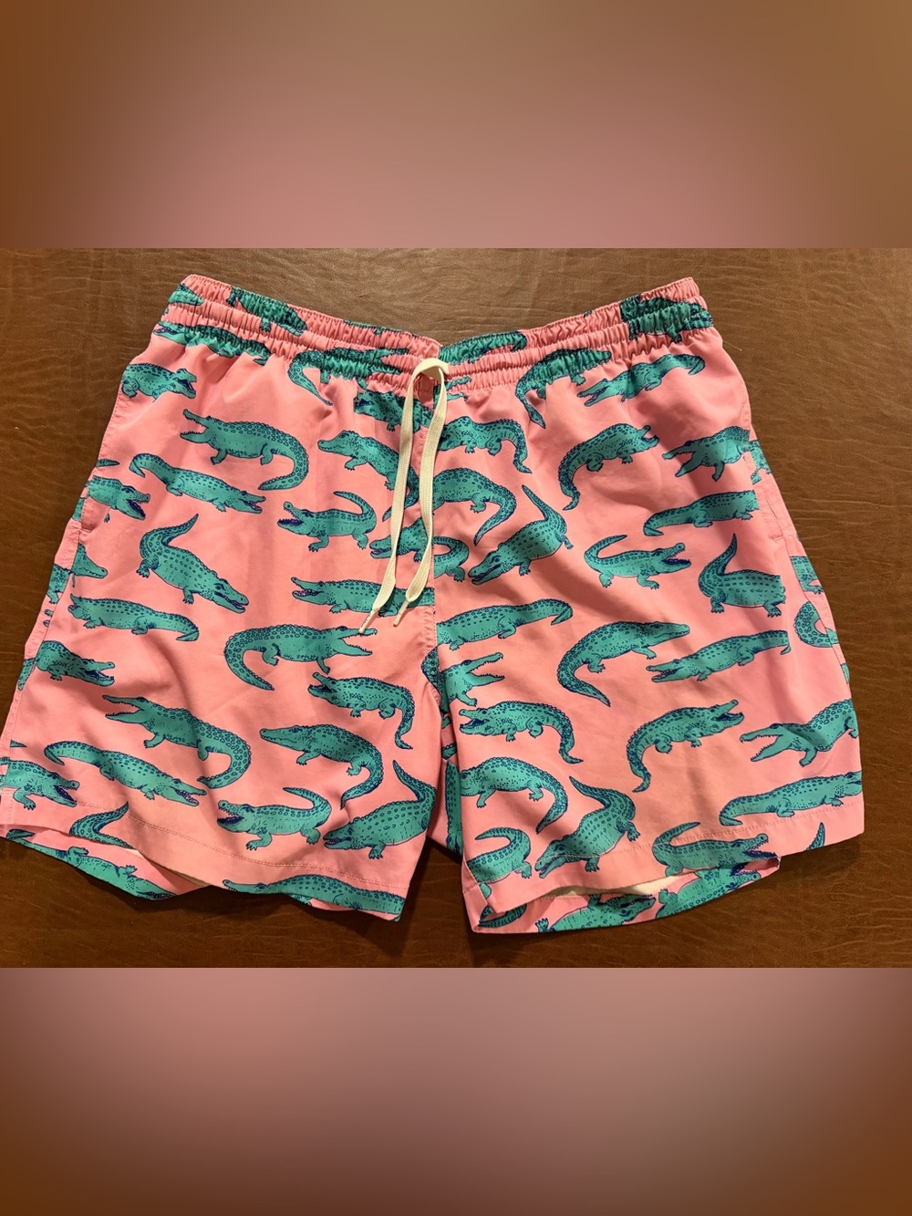 chubbies men’s  Pink Swim Shorts with Teal Alligator Print xl